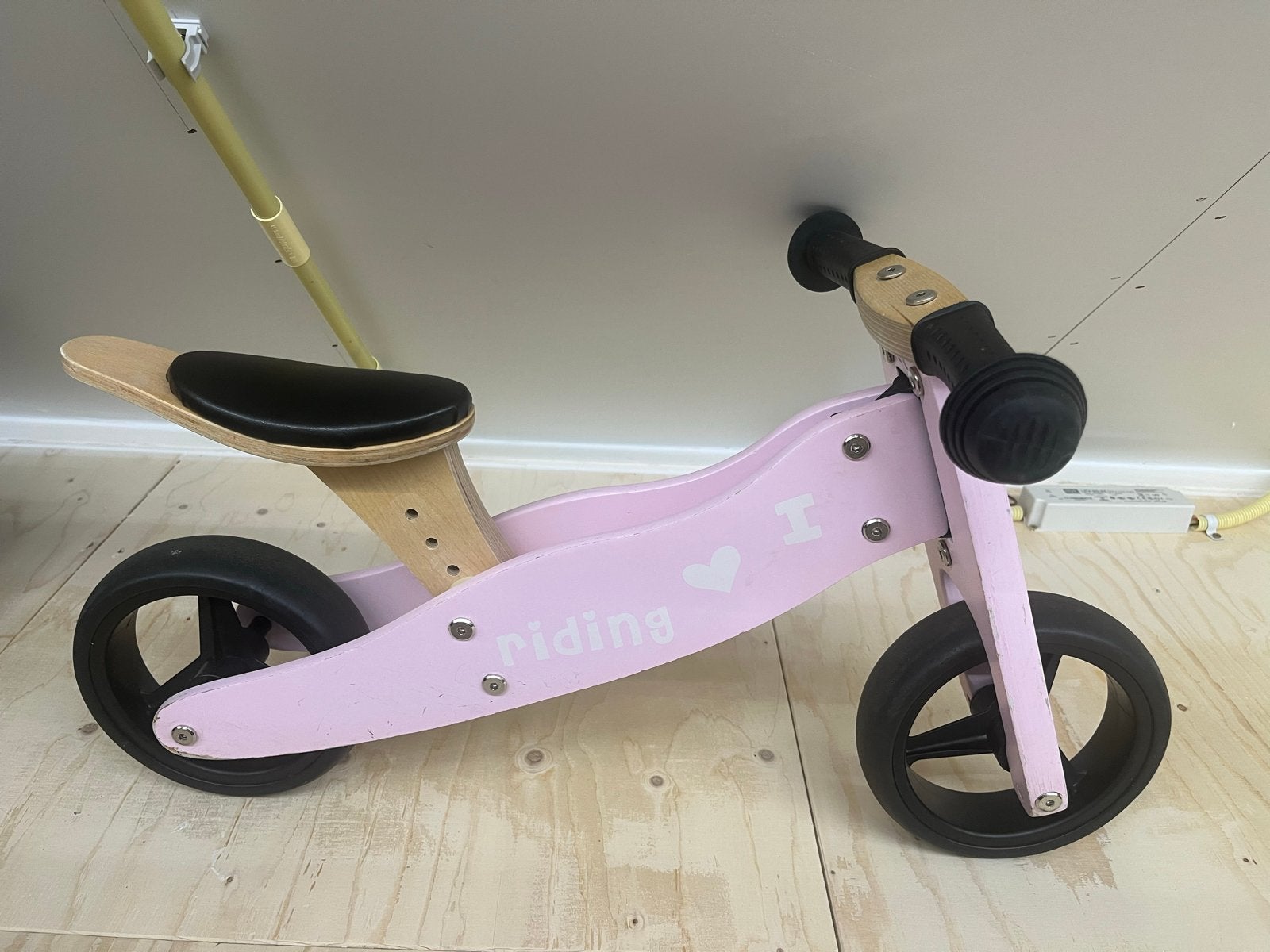 Roze 2-in-1 loopfiets/driewieler voor binnen, Ophalen, Zo goed als nieuw, Loopfiets