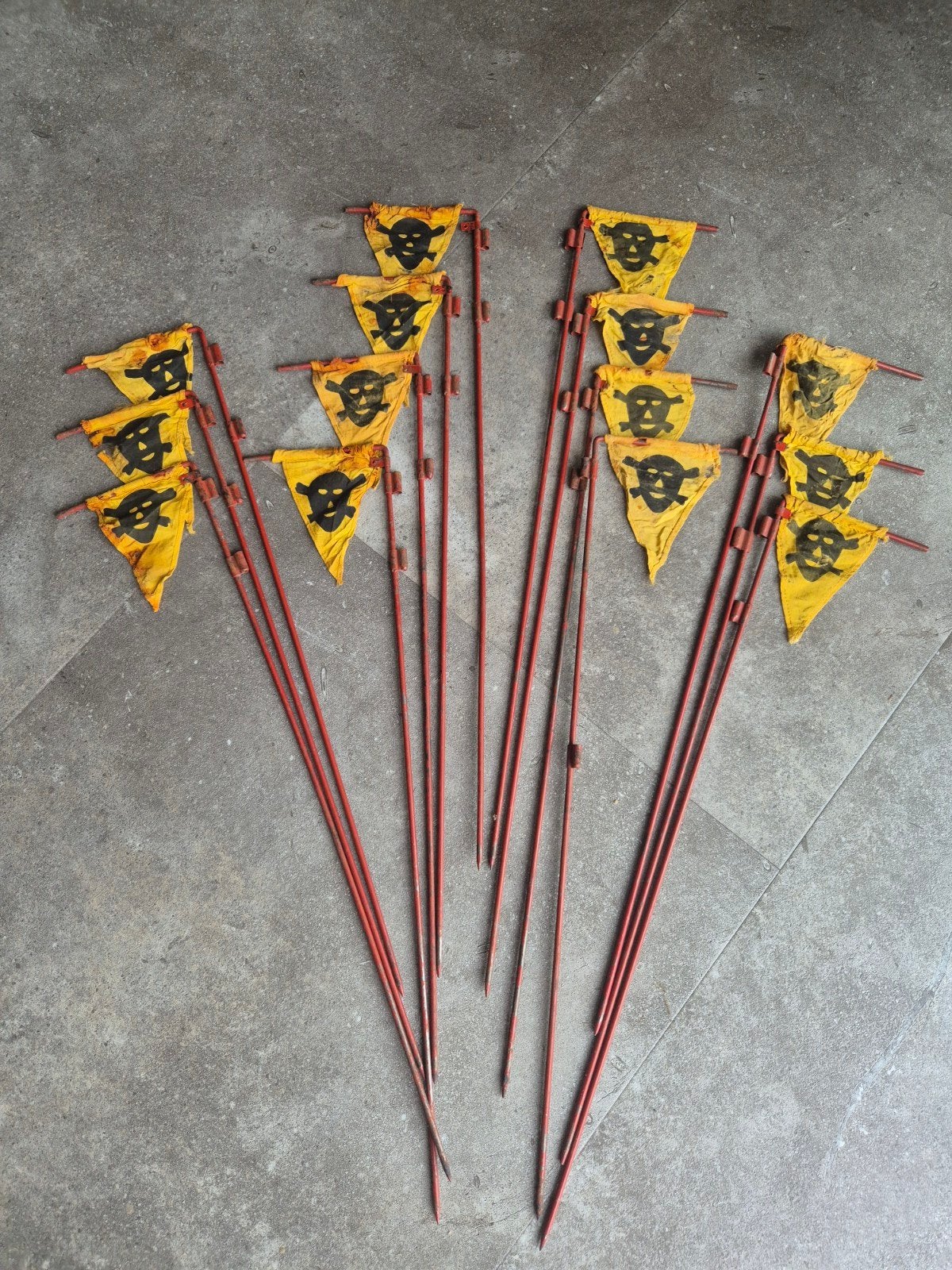 Duitse mein waarschuwings vlaggetjes, Verzamelen, Ophalen of Verzenden, Landmacht, Duitsland