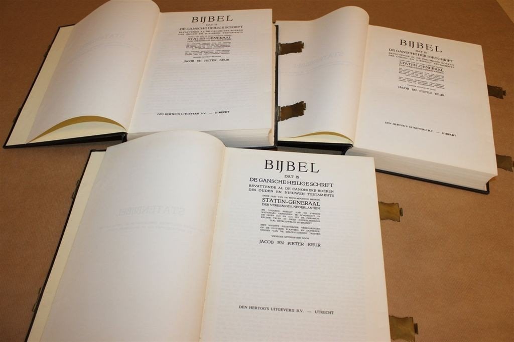 Statenbijbel Compleet 3 Delen — Kanttekeningen & Sloten, Ophalen of Verzenden, Gelezen