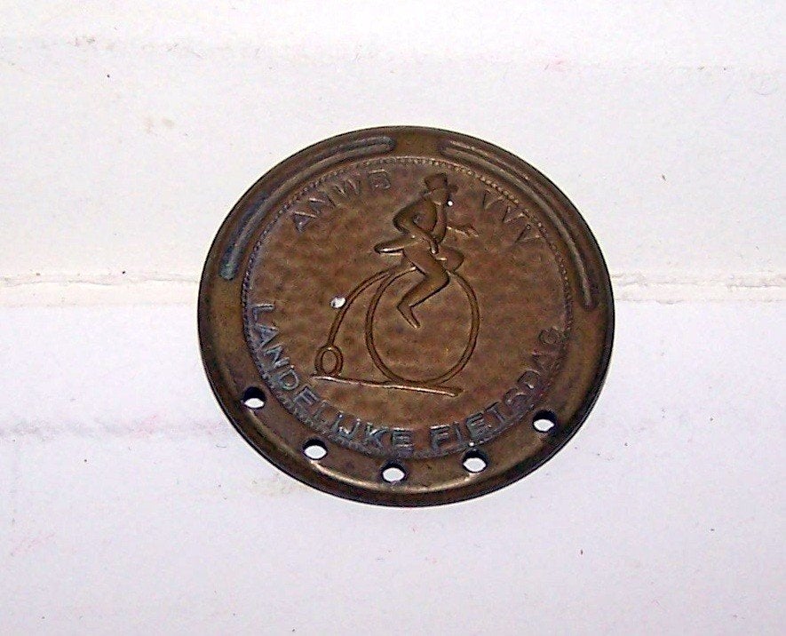 ANWB/VVV vintage Landelijke Fietsdag koperen penning/broche., Ophalen of Verzenden, Brons, Nederland