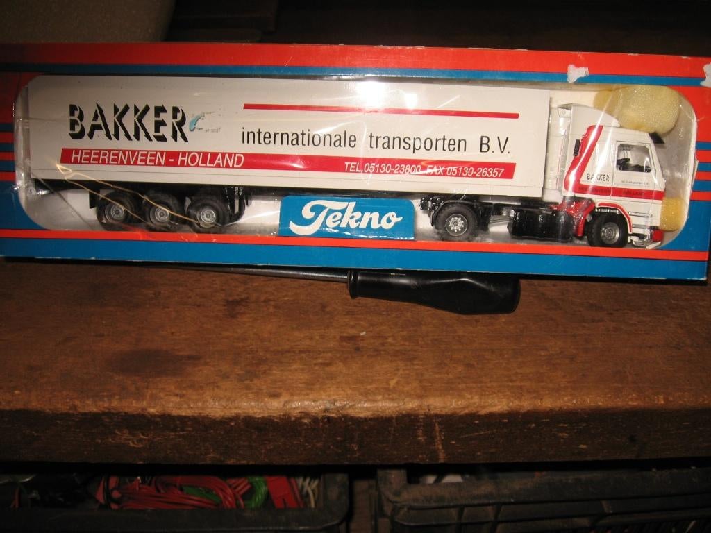 tekno, Hobby en Vrije tijd, Modelauto's | 1:50, Ophalen of Verzenden, Nieuw, Bus of Vrachtwagen, Tekno