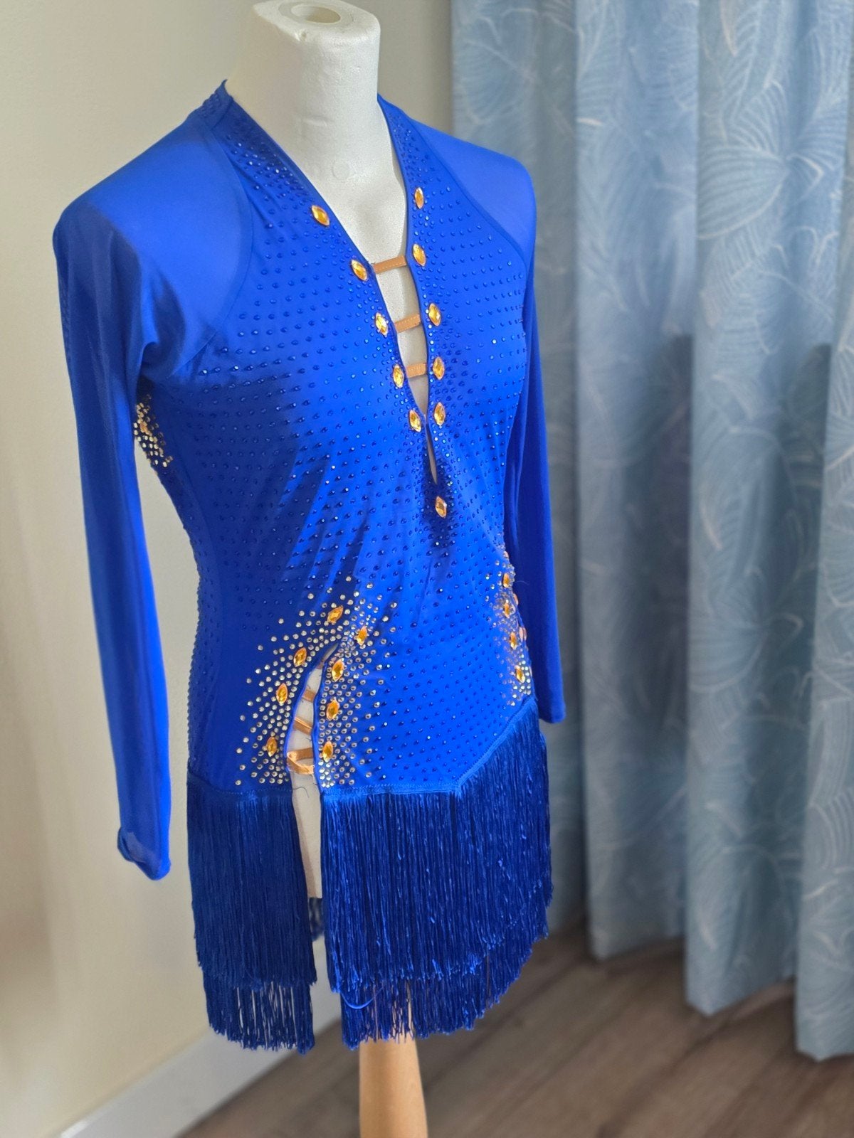 Prachtige blauwe latin jurk - Maat 40/42, Kleding | Dames, Gelegenheidskleding, Blauw, Maat 42/44 (L), Ophalen of Verzenden, Onbekend