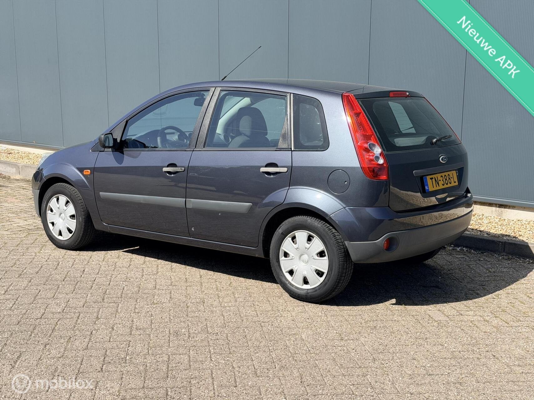 Ford Fiesta 1.25 Ghia NWEAPK/AIRCO, Voorwielaandrijving, 1242 cc, 4 cilinders, Bedrijf