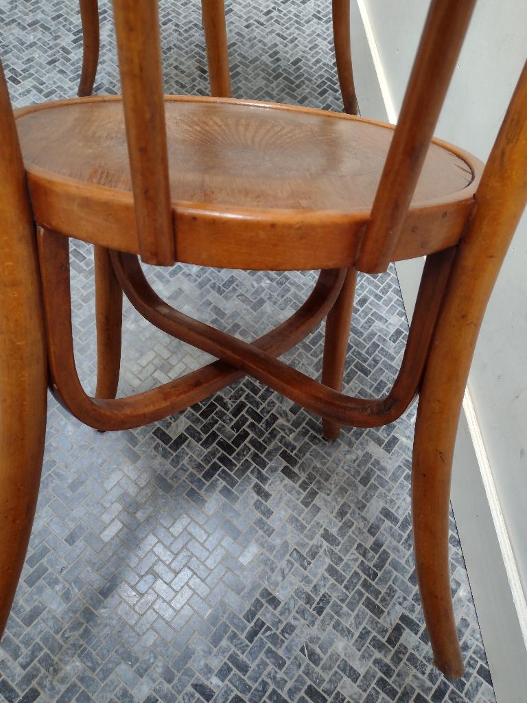 Thonet stoelen, Ophalen
