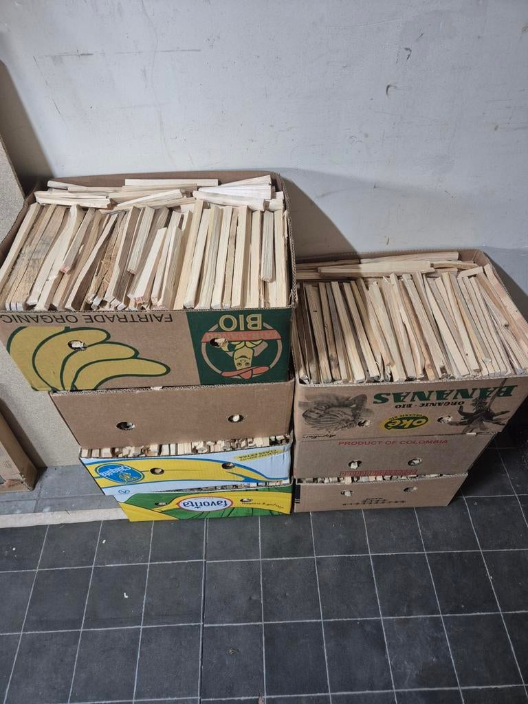 Aanmaakhout 3 dozen 25 euro, Tuin en Terras, Haardhout, Minder dan 3 m³, Ophalen