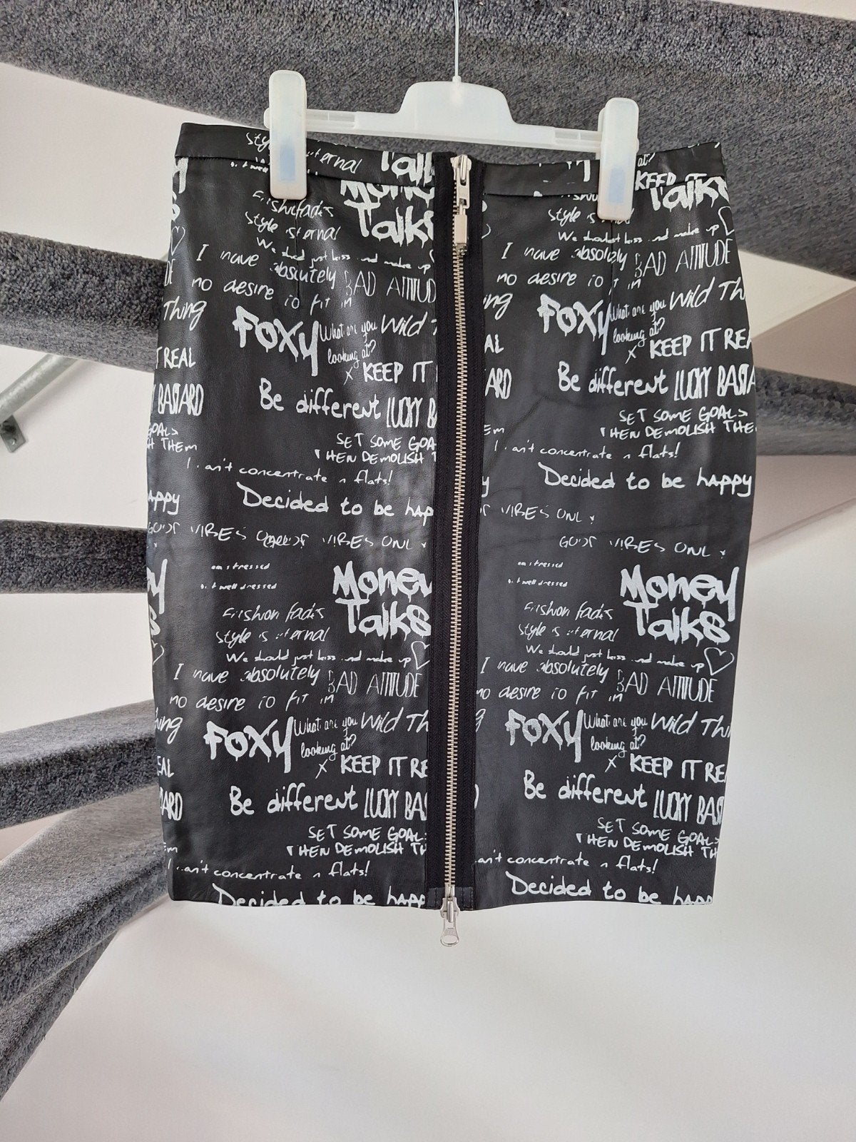 Nikkie rok maat 40 met graffiti print en rits, Kleding | Dames, Rokken, Maat 38/40 (M), Zwart, Ophalen of Verzenden, Nikkie