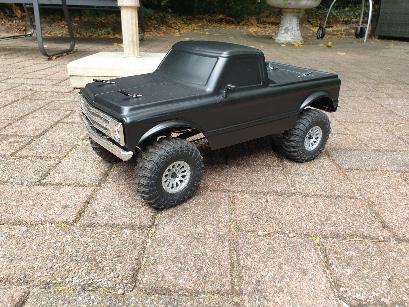 Yikong RC Crawler met zender en lader chevrolet, Hobby en Vrije tijd, Modelbouw | Radiografisch | Auto's, Elektro, Gebruikt, Auto offroad