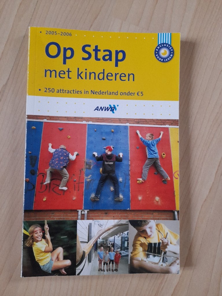OP STAP MET KINDEREN 250 ATTRACTIES IN NEDERLAND ONDER DE, Ophalen of Verzenden, Zo goed als nieuw