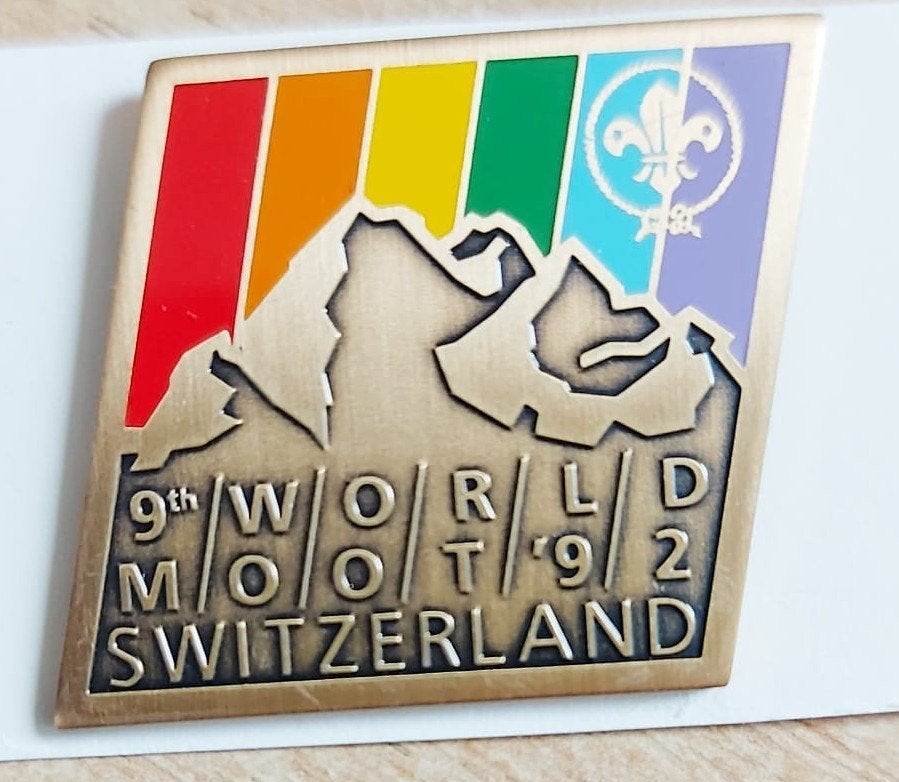 scouting Speld 9e Rovermoot 1992 Zwitserland Ned.Contingent, Verzamelen, Ophalen of Verzenden, Nieuw, Embleem, Speld of Insigne