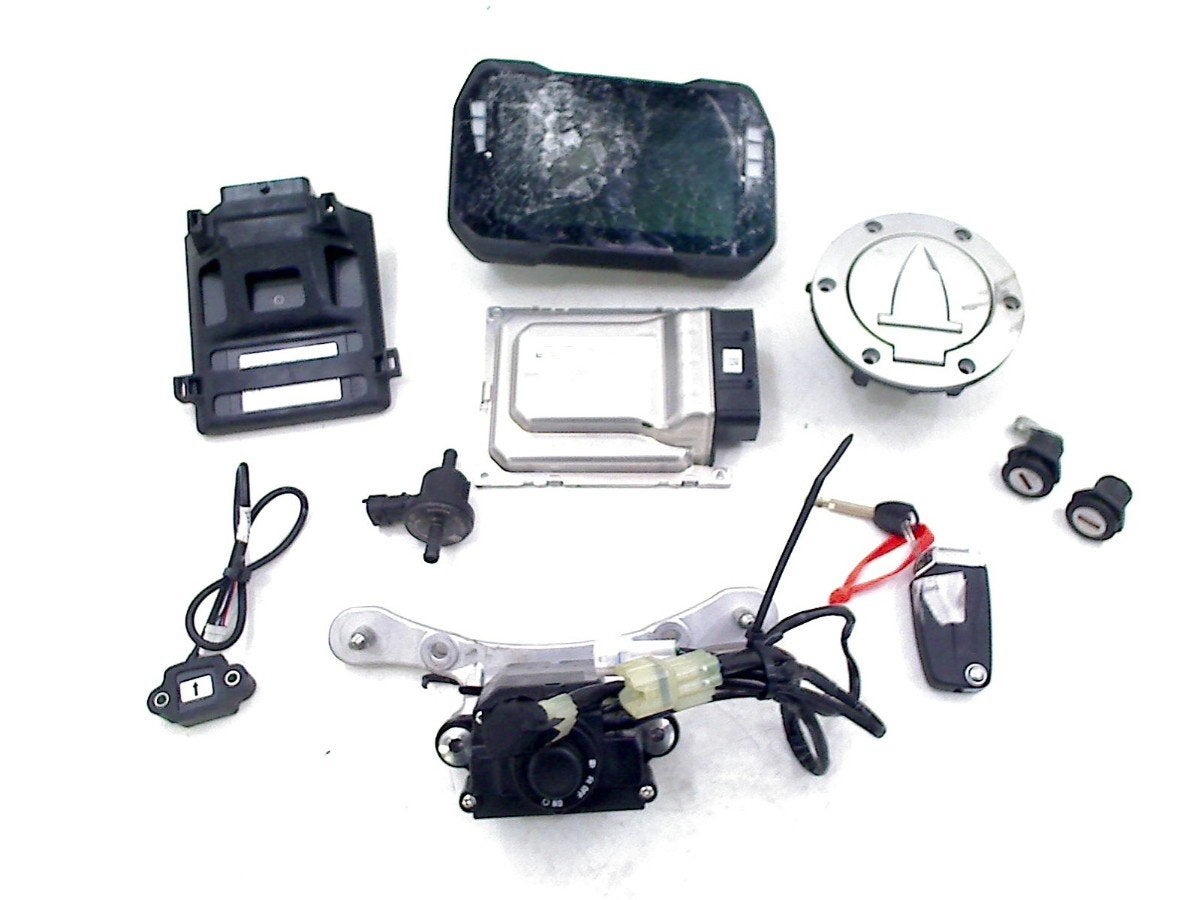 Slotenset Ducati Multistrada 1200 V4 Rally 2021-2025, Cama Motorparts, Gebruikt, Info@cama-motorparts.nl, P.J. Troelstraweg 8, MAASSLUIS 3144 CX, Zuid Holland, , Nederland