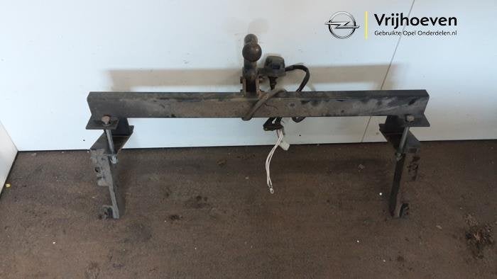 Trekhaak van een Opel Zafira B (Zafira B 05-), Gebruikt, -, -, Opel