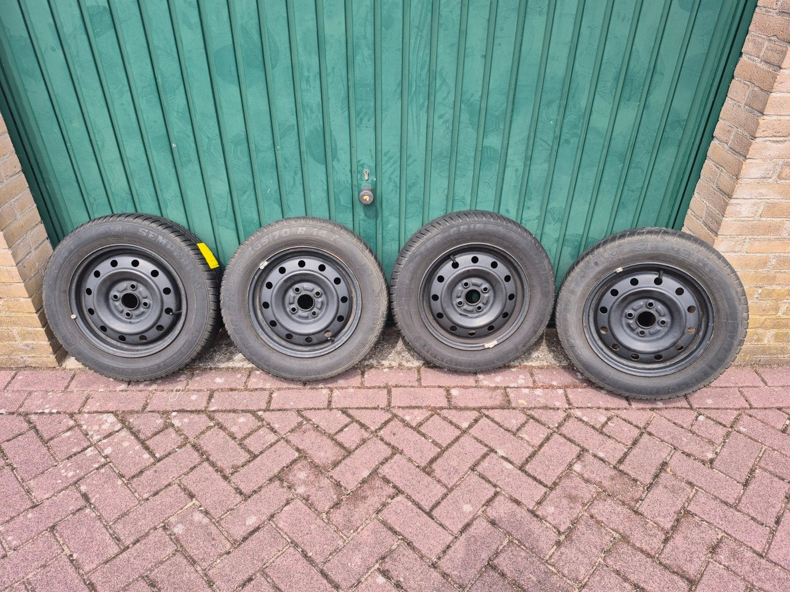 Set van 4 Winterbanden op Stalen Velg 165/70 R14, Auto-onderdelen, Banden en Velgen, Ophalen, 14 inch, Gebruikt, Banden en Velgen