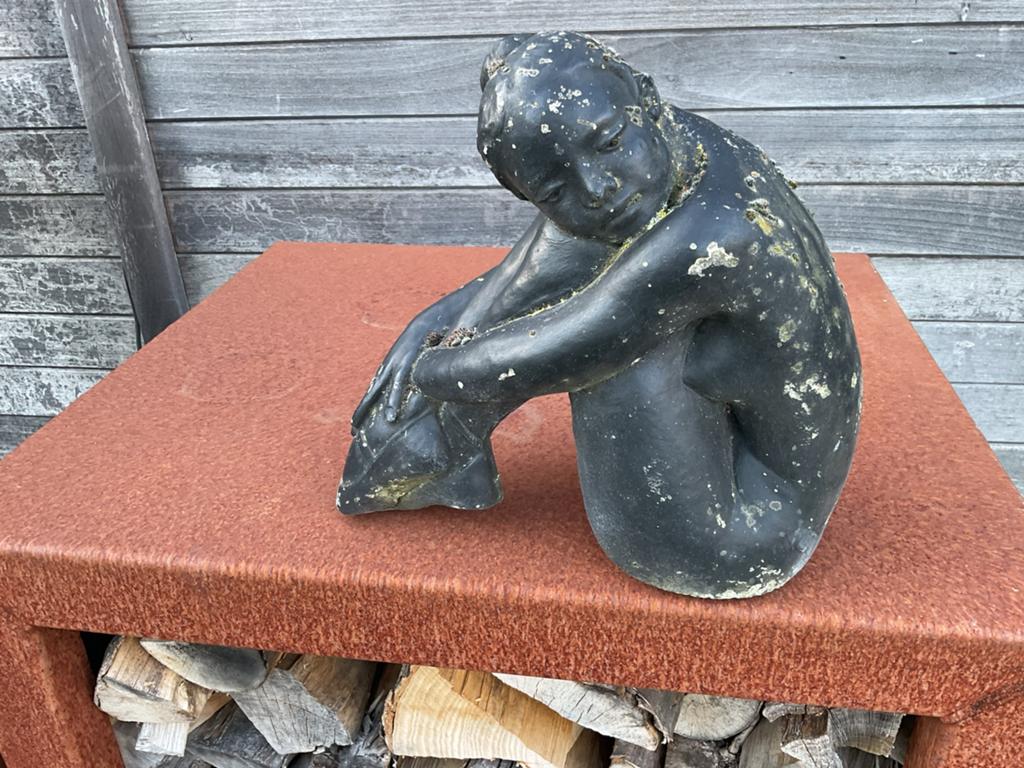 Tuinbeeld van zittende dame slanke naakte vrouw, Ophalen, Gebruikt, Steen, Mensenbeeld