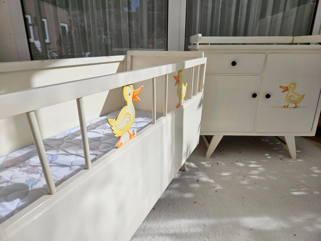 Commode en bedje, Ophalen, Gebruikt, Jongetje of Meisje