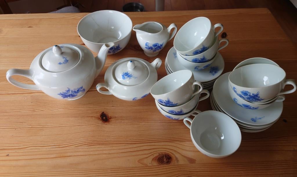 Antiek porseleinen servies, Antiek en Kunst, Antiek | Servies compleet, Ophalen of Verzenden
