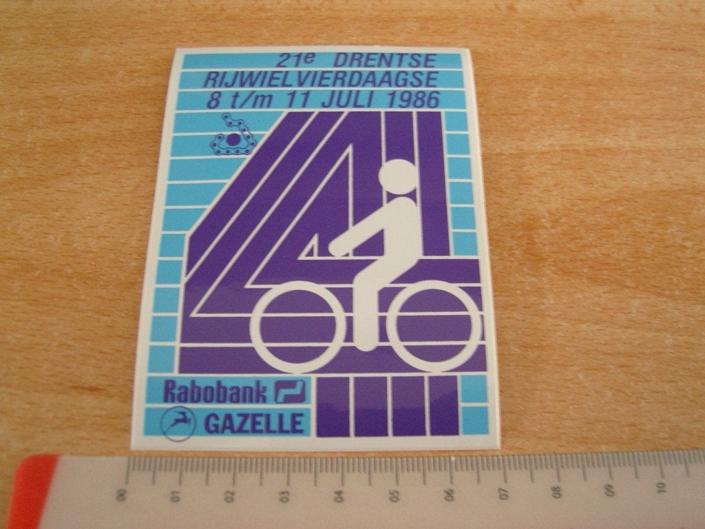 sticker 21e Drentse Rijwiel vierdaagse 1986 Gazelle RaboBan*, Ophalen of Verzenden, Zo goed als nieuw