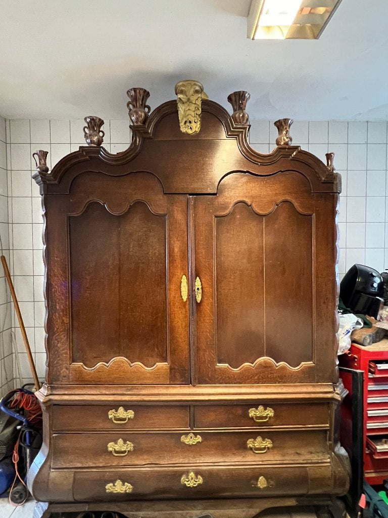 Antiek Gebogen Kabinet, Ophalen