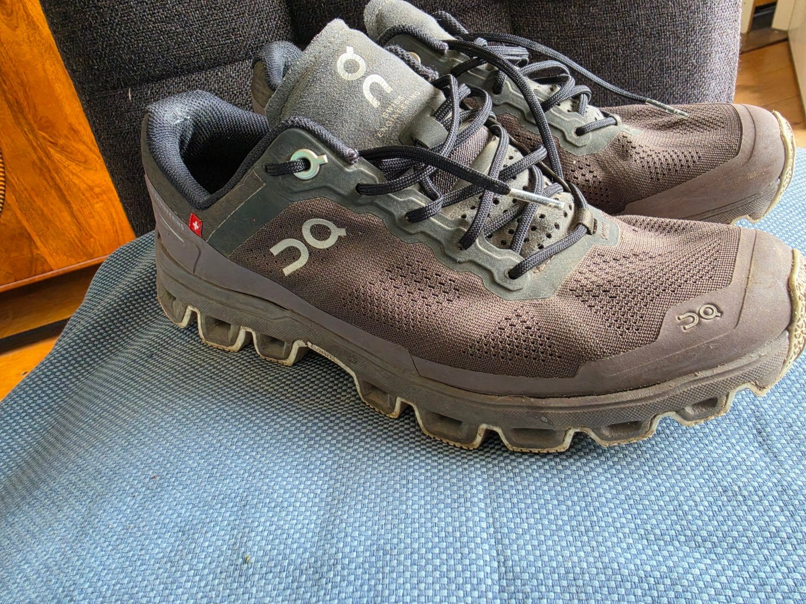 ON Cloudventure Shadow Grape W | maat 38.5, Ophalen of Verzenden, Nieuw, Sneakers of Gympen