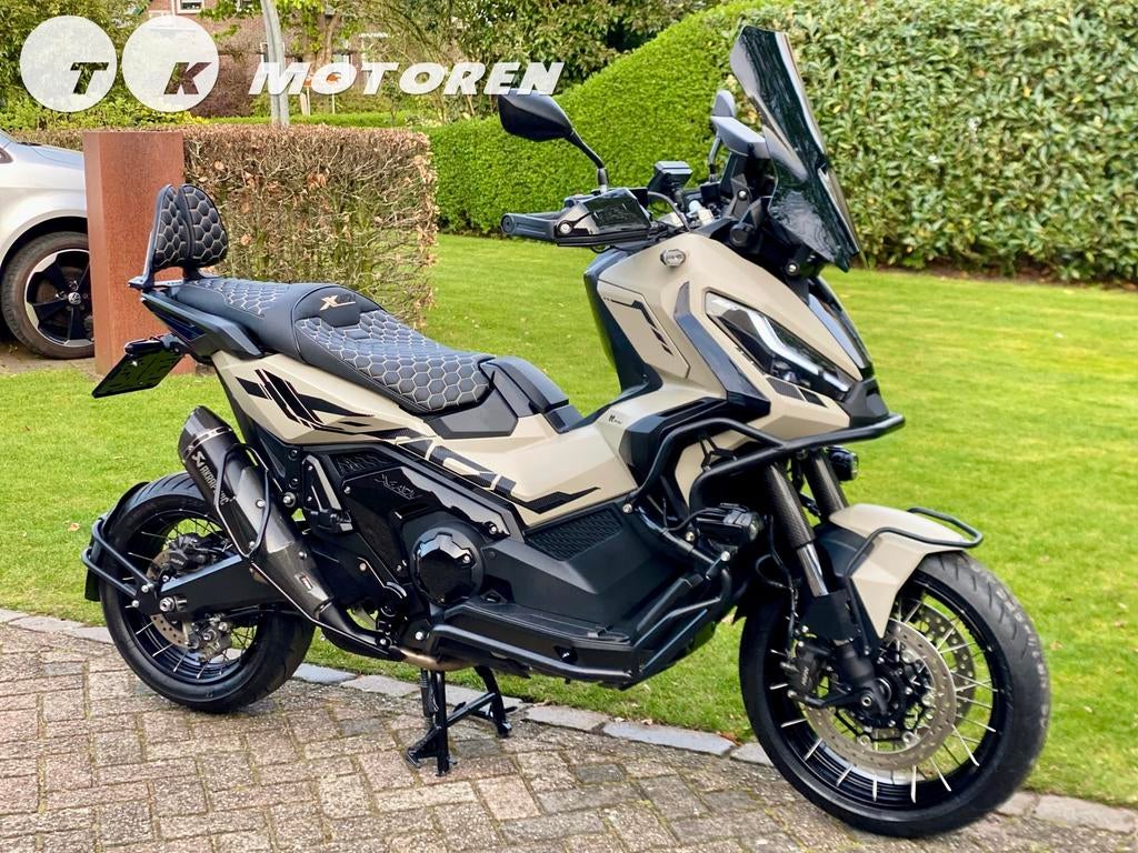 ⭐️ UNIEKE CUSTOM Honda XADV 750 2024 MAT DESERT SAND SPECIAL, Motoren, Motoren | Honda, 750 cc, Nieuw, Motorrijbewijs A, Bedrijf