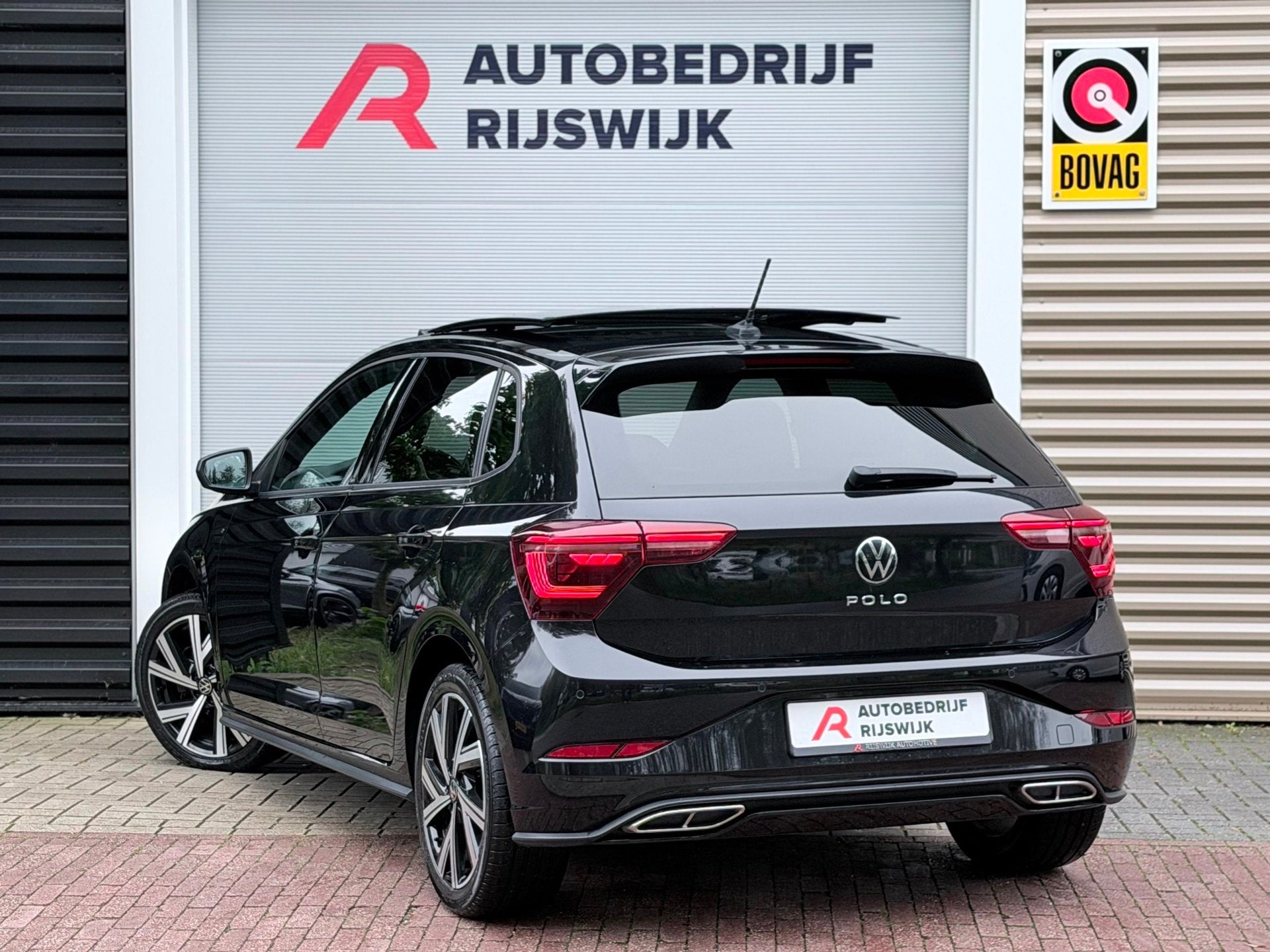 Volkswagen Polo 1.0 TSI R-Line Pano/Keyless/Camera, Auto's, Gebruikt, 1096 kg, Automatische klimaatregeling, Zwart