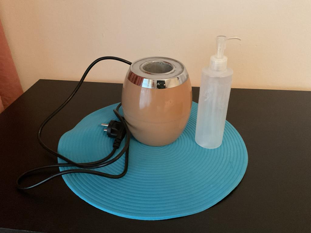 Olieverwarmer voor massageolie of wax, Ophalen of Verzenden, Gebruikt, Overige typen