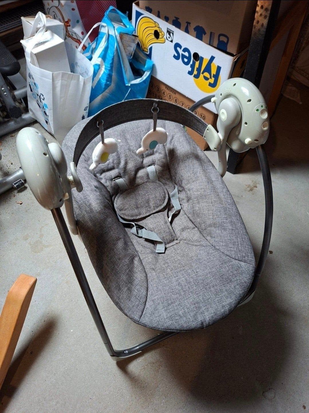Xadventure elektrische babyschommel - zolderopruiming, Schommelstoel, Ophalen, Overige merken, Met gordel(s) of riempje(s)