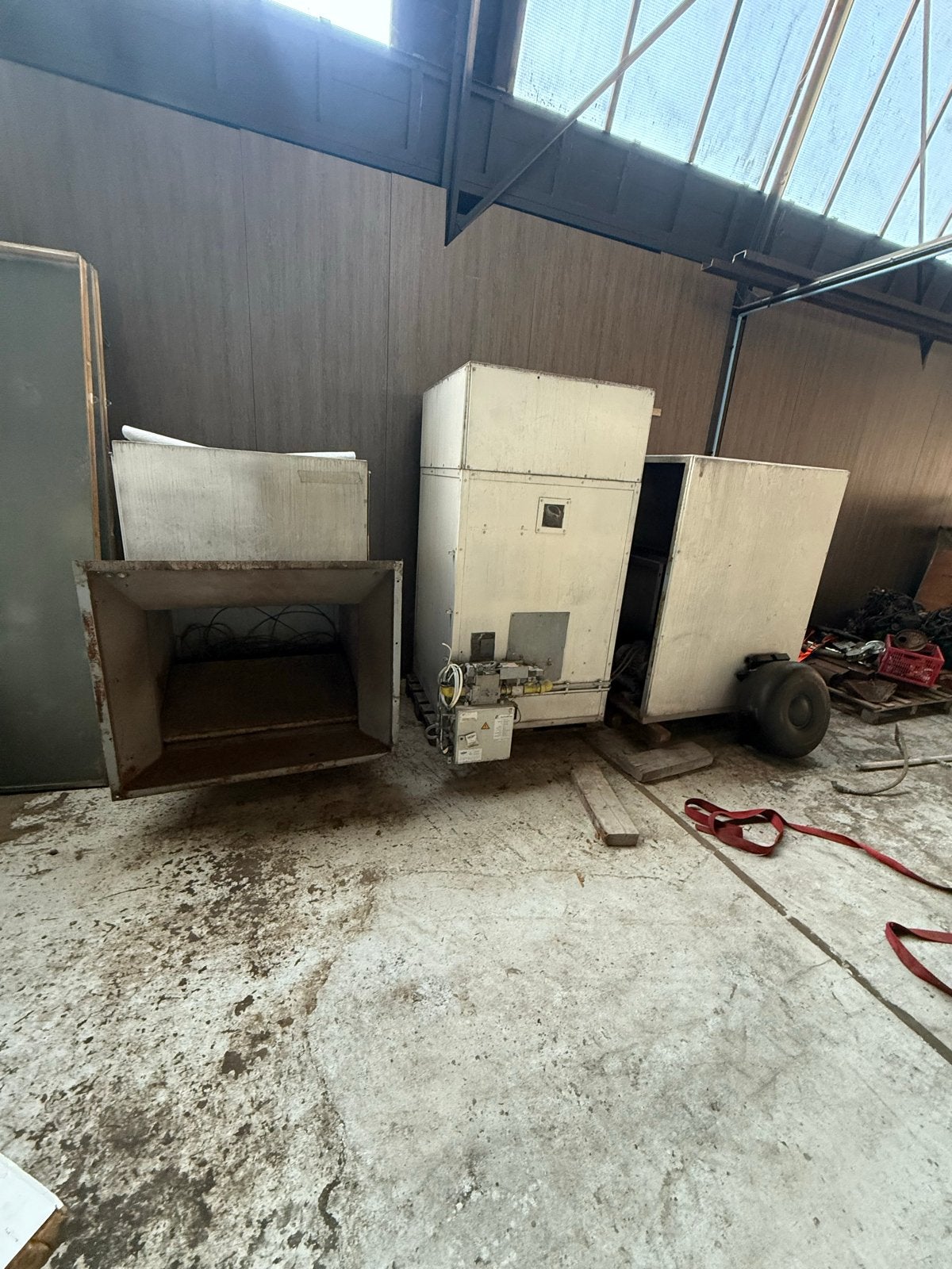 Afzuiging en verwarming voor autospuitcabine, Ophalen, Gebruikt, Ventilator en Afzuiger