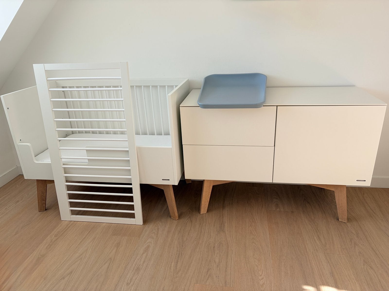 Nette Kidsmill Sixties babykamer wit mat / naturel, Kinderen en Baby's, Kinderkamer | Complete kinderkamers, Ophalen, Zo goed als nieuw