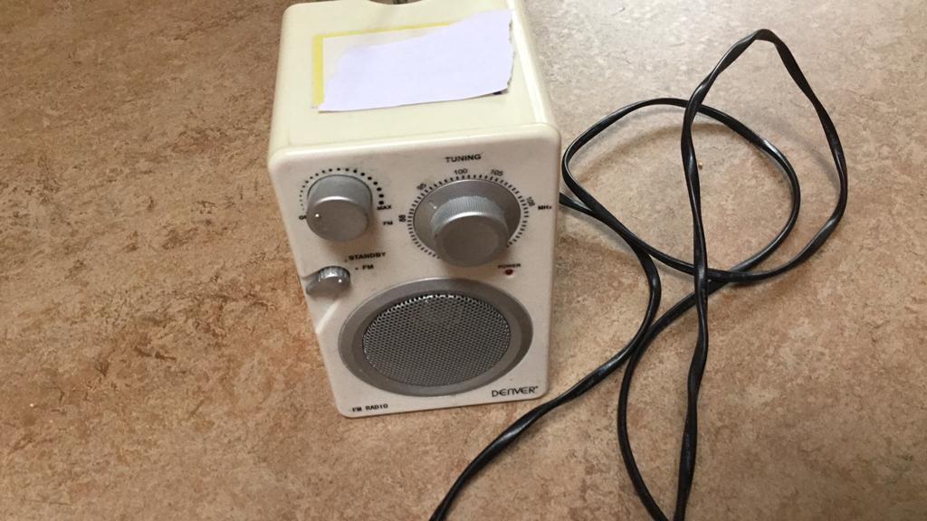 Denver TR-43 FM Radio - Compacte en draagbare radio, Audio, Tv en Foto, Radio's, Ophalen, Gebruikt, Radio