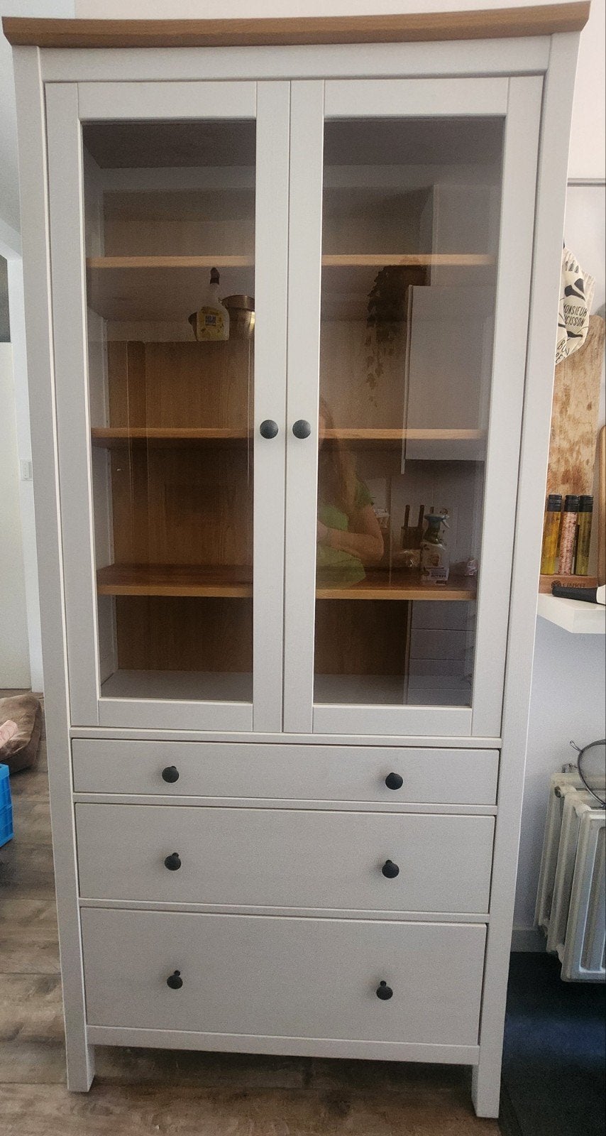 Witte Hemnes Ikea vitrinekast met lades en planken, Ophalen, Met deur(en), Glas, Modern landelijk