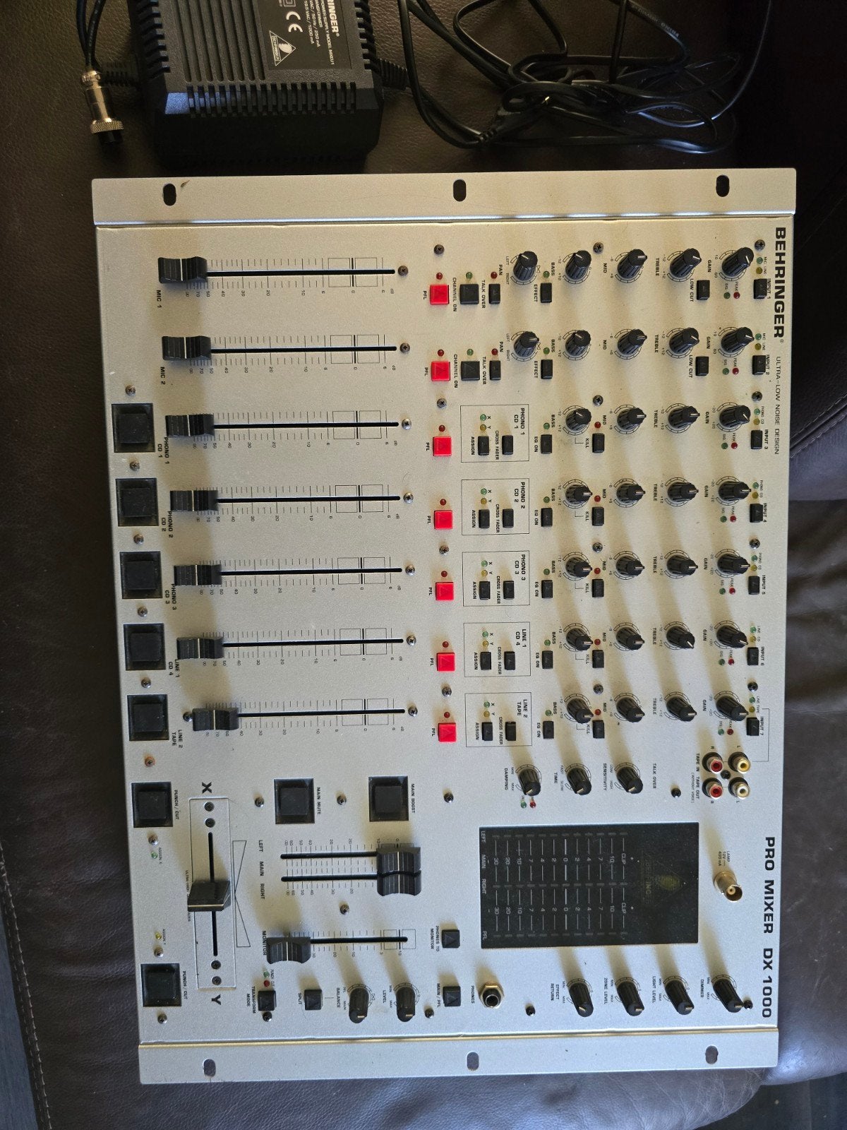 Behringer Pro Mixer DX1000 DJ Mixer, Muziek en Instrumenten, Mengpanelen, Ophalen, Gebruikt, 10 tot 20 kanalen, Microfooningang