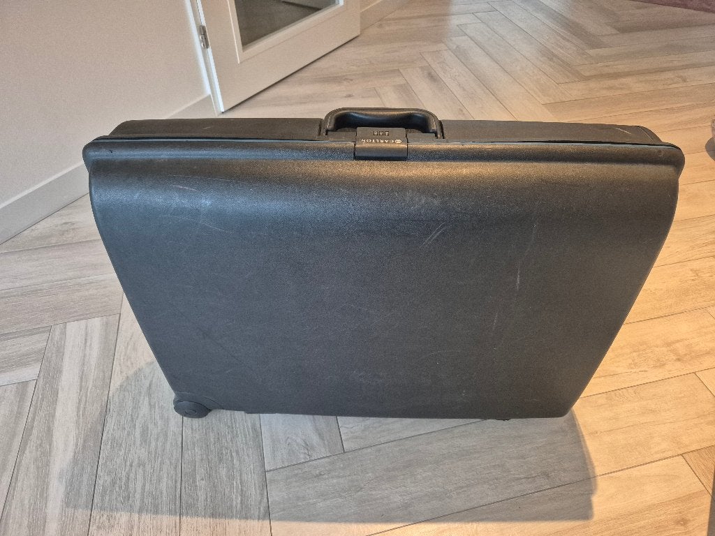 Vliegtuigkoffer Carlton zwart, Sieraden, Tassen en Uiterlijk, Koffers, Ophalen, Gebruikt, Hard kunststof, Slot