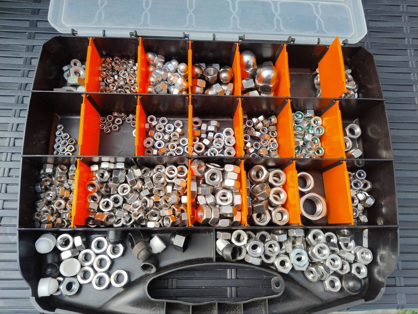 diverse moeren rvs en gegalvaniseerd, Doe-het-zelf en Verbouw, Ophalen of Verzenden, Bouten of Moeren, Rvs