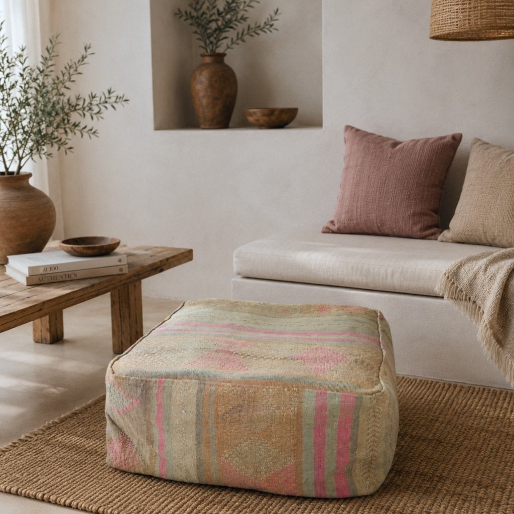 Poef van vintage kelim vierkant 60x60x30 honing olijf roze, Yazgibi, Nieuw, Info@yazgibi.nl, Stof