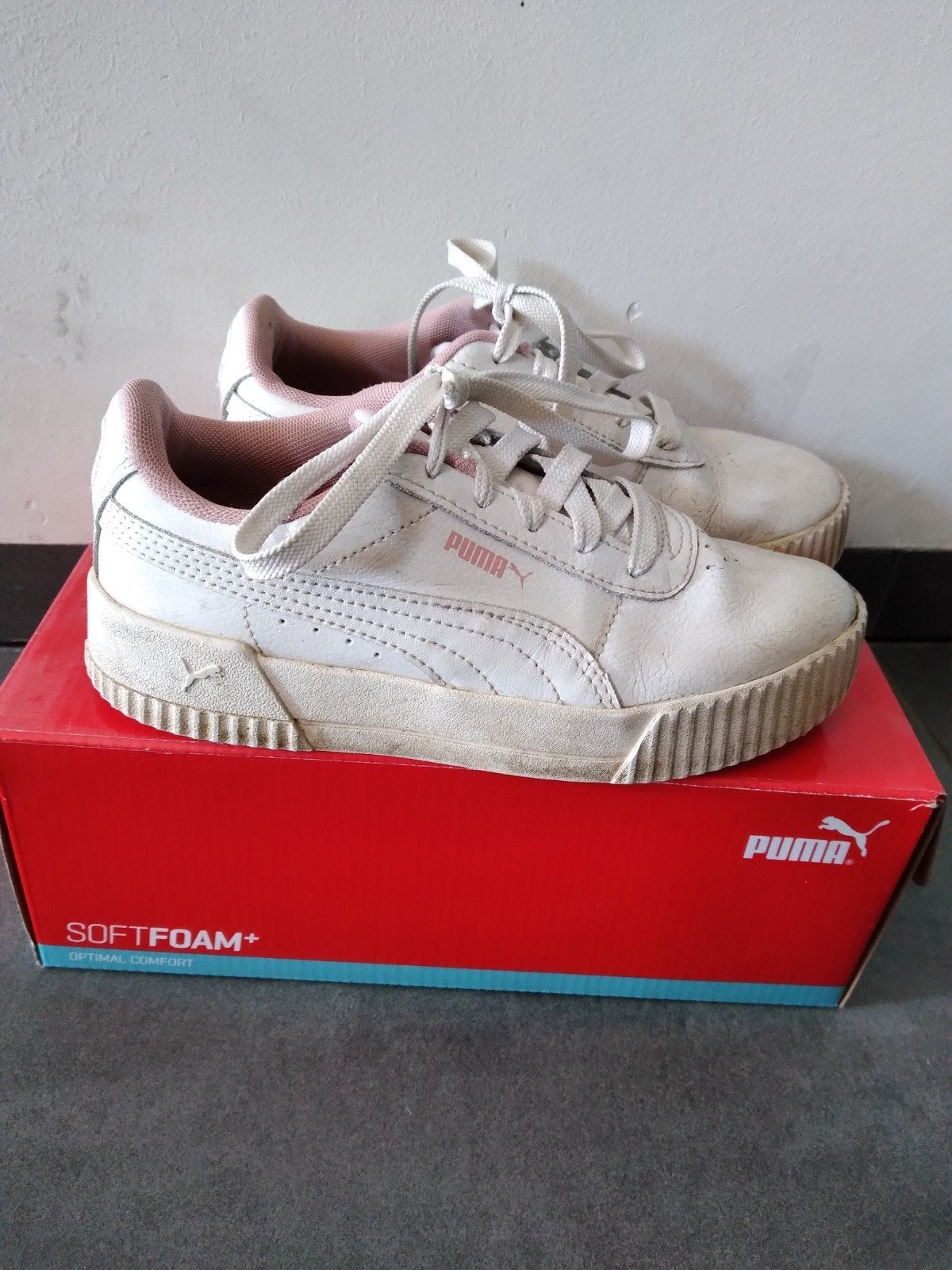 Puma sneakers maat 34 - Wit met roze accenten, Ophalen
