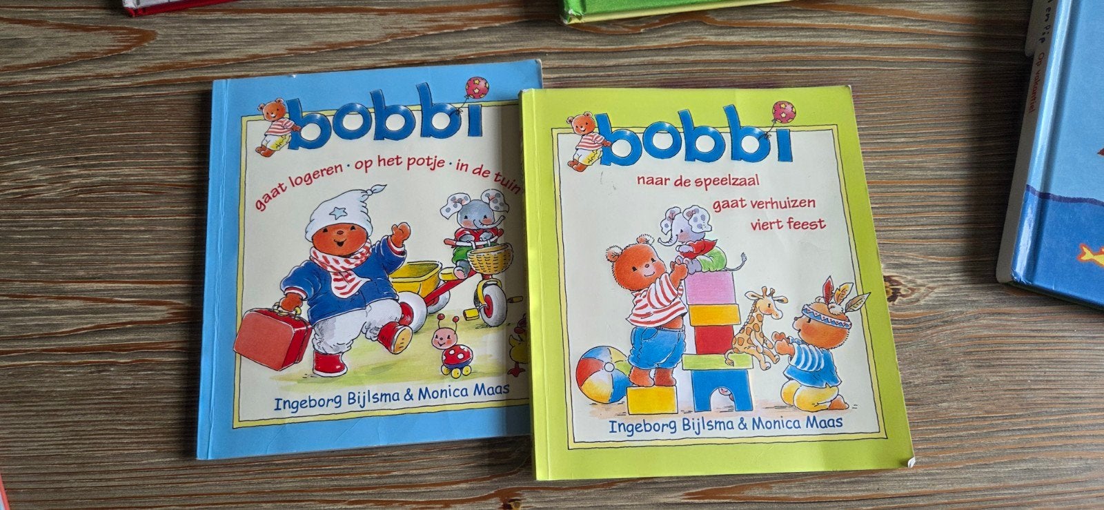Bobbi boeken: 'gaat logeren' en 'naar de speelzaal', Ophalen of Verzenden, Gelezen