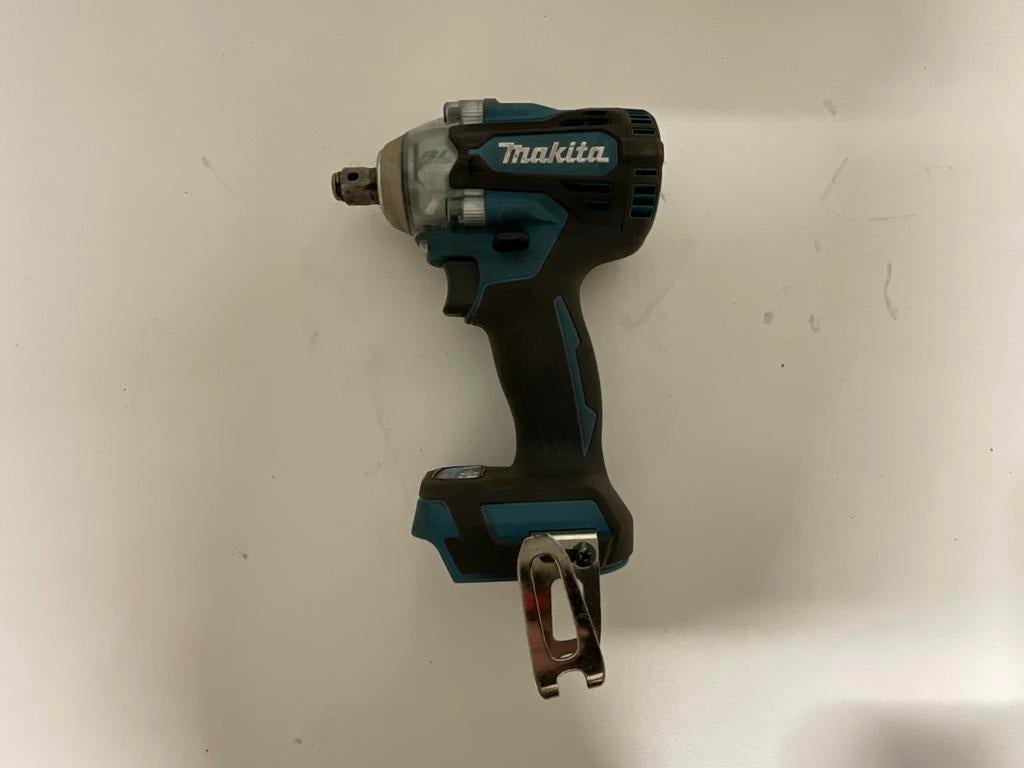 Makita DTW300 slagmoer lxt18v  1/2, Ophalen of Verzenden, Zo goed als nieuw, Boor- en Schroefmachine