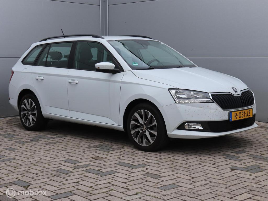 Skoda Fabia 1.0 TSI Trekhaak CarPlay Airco Cruise 16 inch LM, Voorwielaandrijving, Stof, Gebruikt, 95 pk