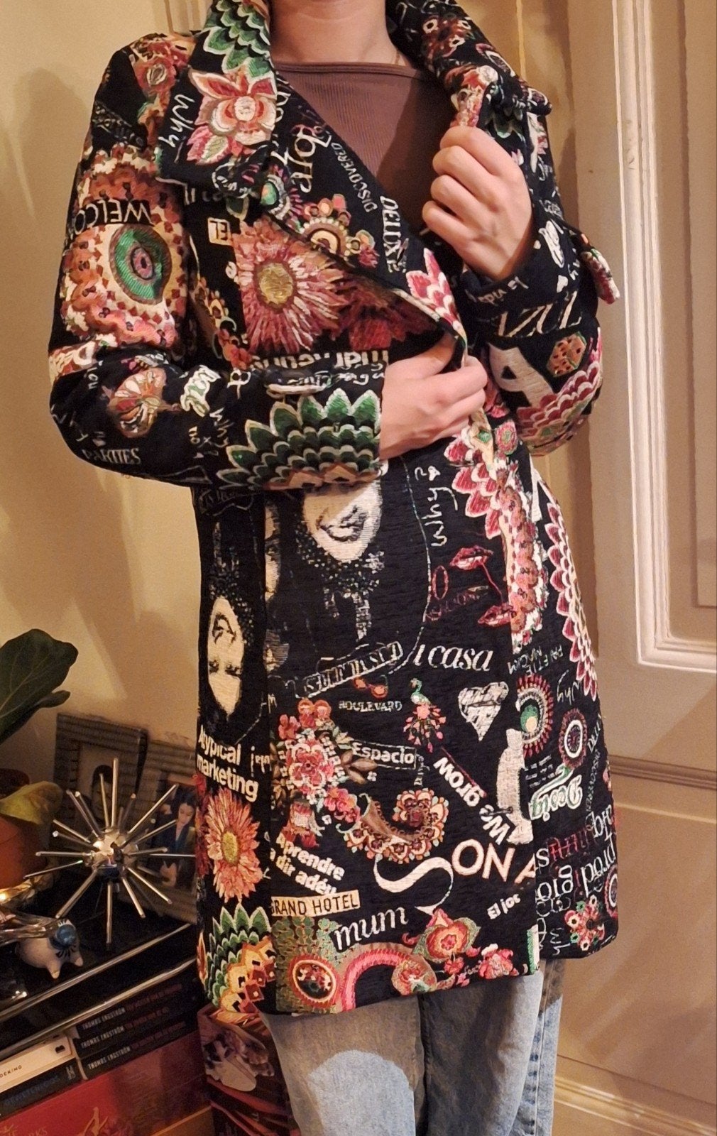 Desigual jas met kleurrijke print en borduursels, Zwart, Zo goed als nieuw, Desigual, Ophalen