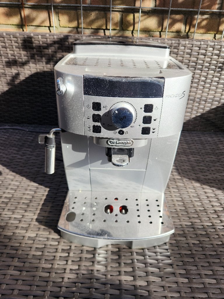 Delonghi koffiemachine magnifica s, Gemalen koffie, 10 kopjes of meer, Koffiemachine, Ophalen of Verzenden