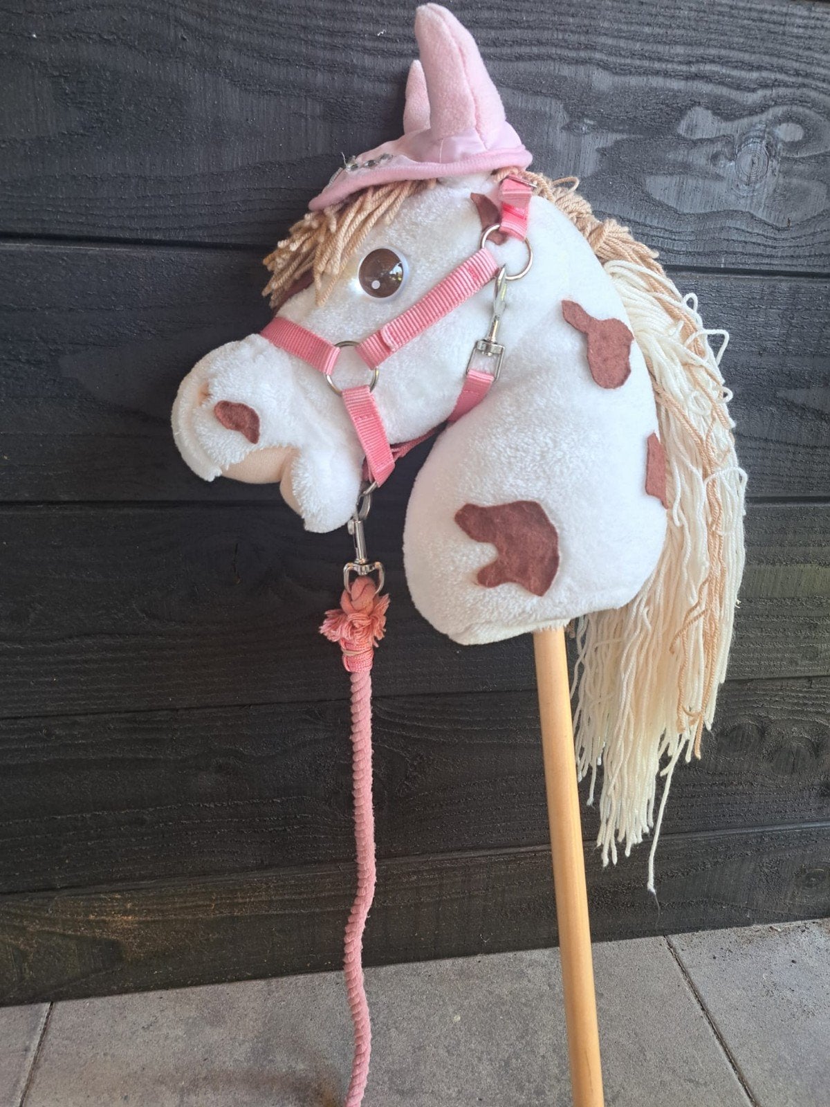 Leuke, nette hobby horse met halster, oornetje en dekje, Ophalen