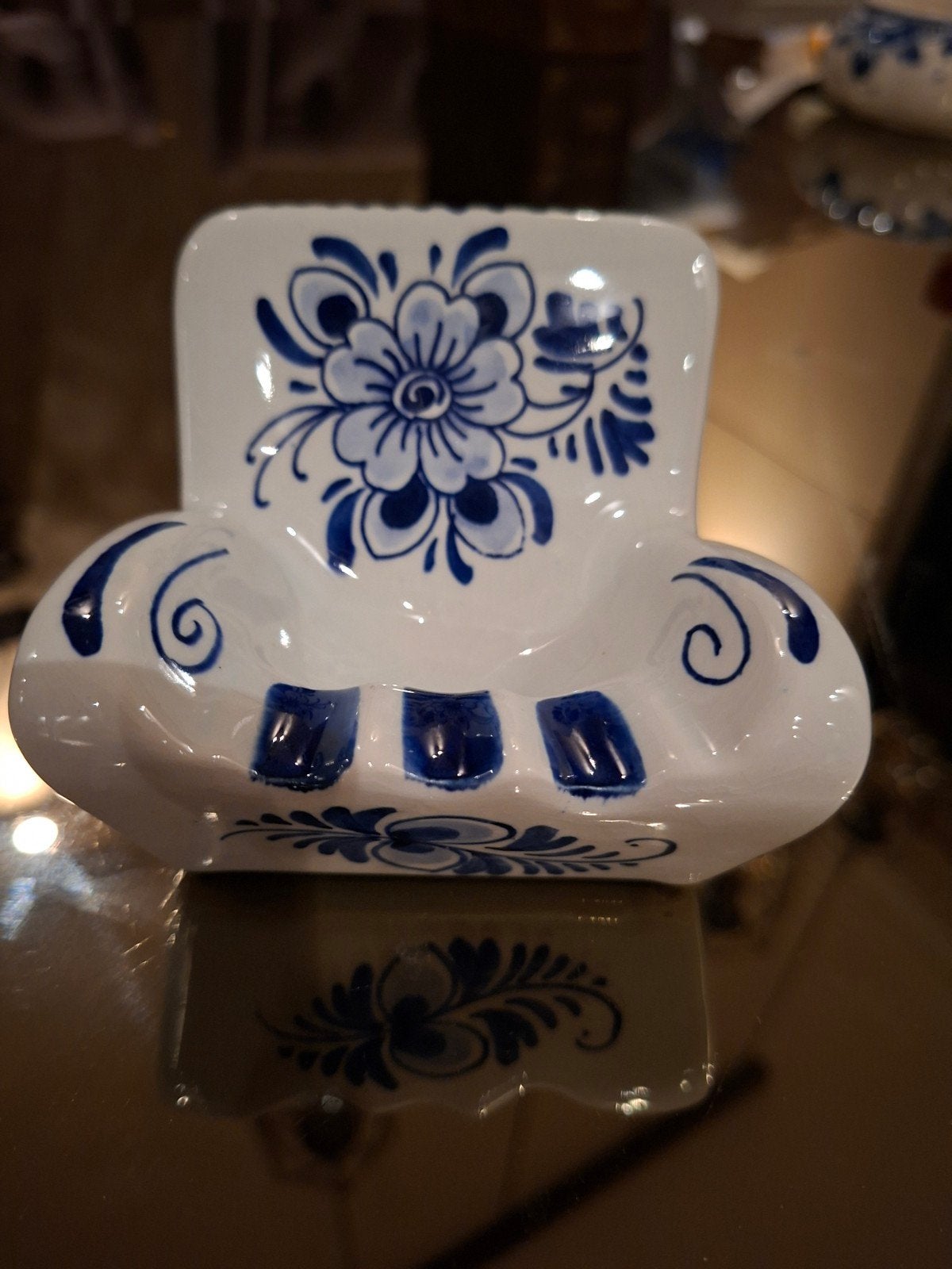 Unieke Delfts blauwe asbak in de vorm van een stoel / fauteu, Ophalen of Verzenden, Zo goed als nieuw