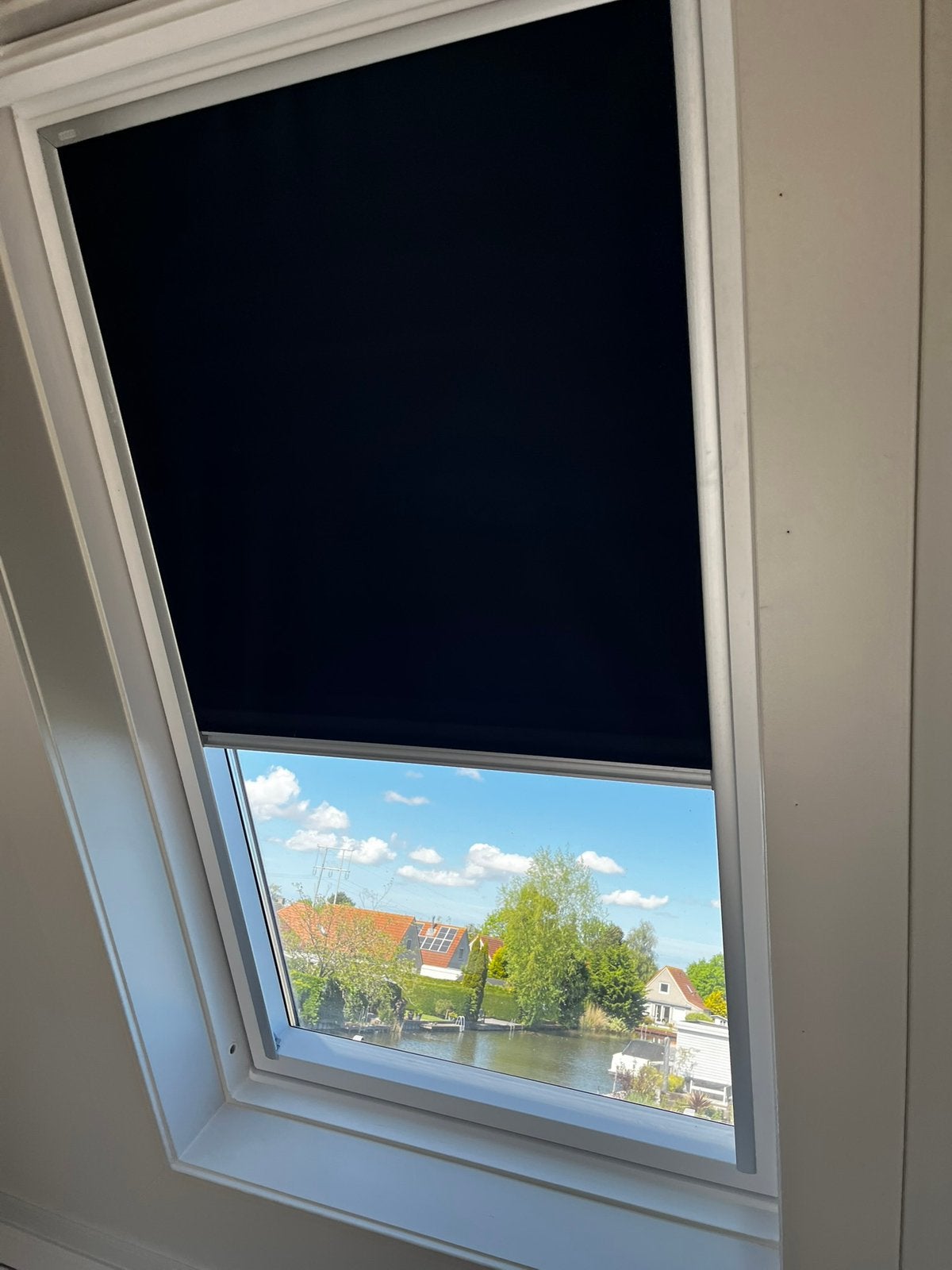 2 stuks Zonwering voor velux dakraam, Ophalen, Zo goed als nieuw