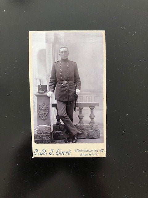 oude foto van man in uniform van voor 1940, Gebruikt, Foto, Ophalen of Verzenden, Voor 1940