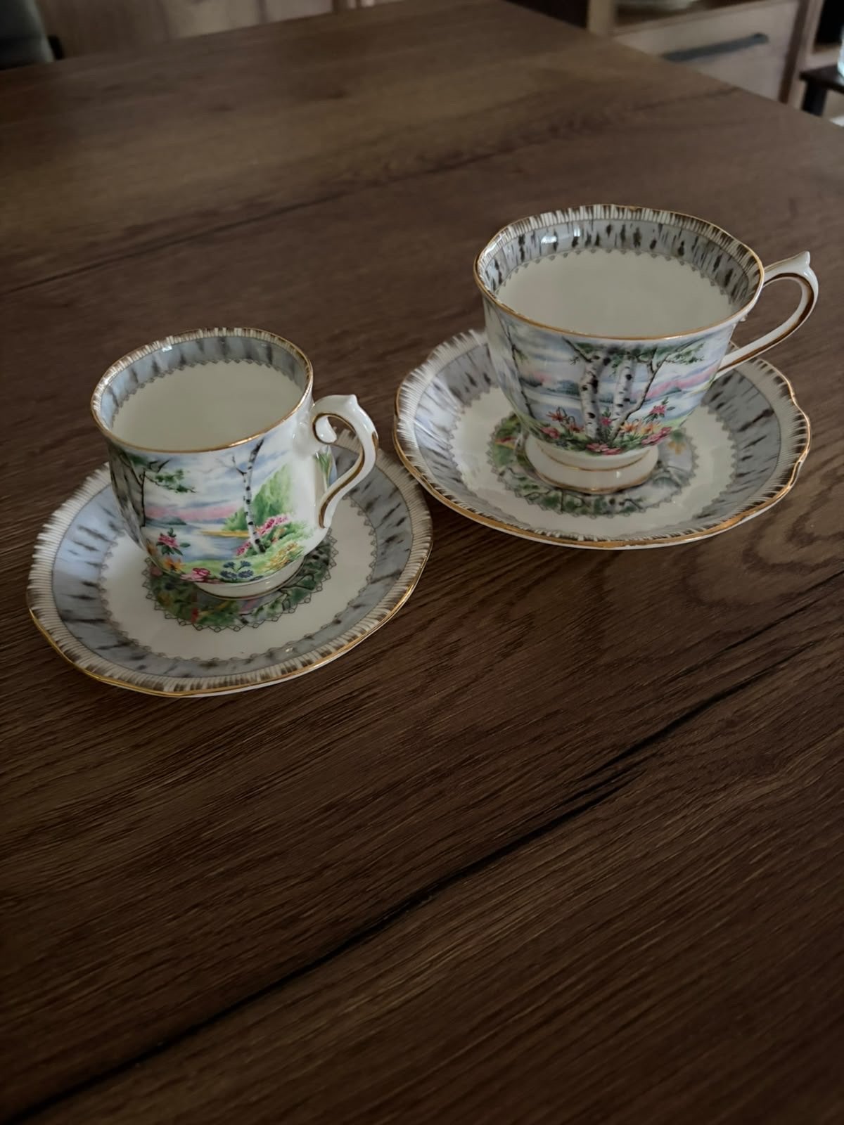 Royal Albert "Silver Birch" theekopjes en schotels, Ophalen of Verzenden