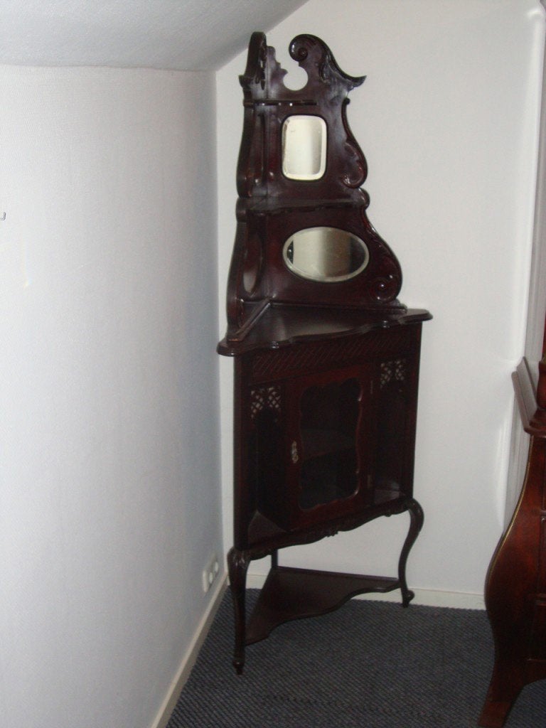 Antiek Engels hoekkastje met etagere opstand., Minder dan 50 cm, Gebruikt, Ophalen of Verzenden, Minder dan 100 cm