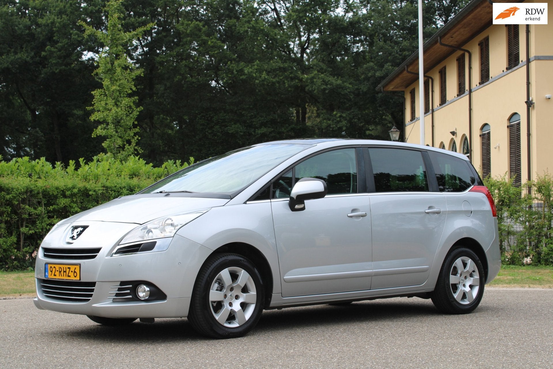 Peugeot 5008