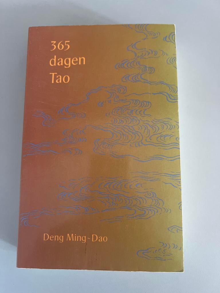 365 dagen Tao - Deng Ming-Dao, Boeken, Ophalen of Verzenden, Zo goed als nieuw, Spiritualiteit algemeen, Achtergrond en Informatie