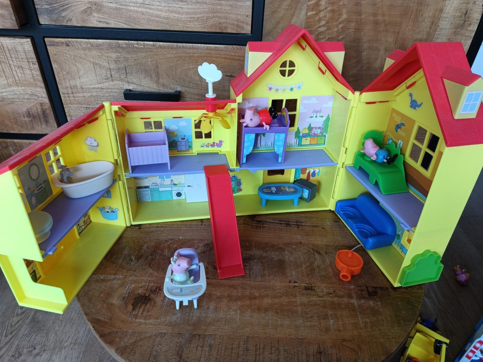 Peppa big speelhuis compleet  met doos, Kinderen en Baby's, Speelgoed | Poppenhuizen, Ophalen of Verzenden, Zo goed als nieuw