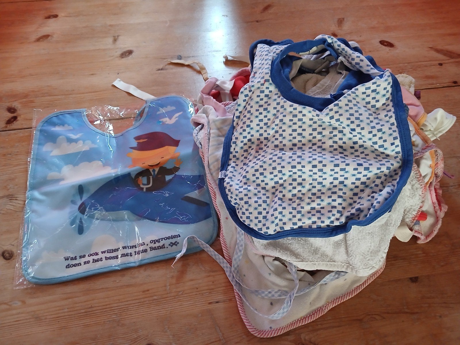 Veel slabbetjes, Kinderen en Baby's, Ophalen of Verzenden